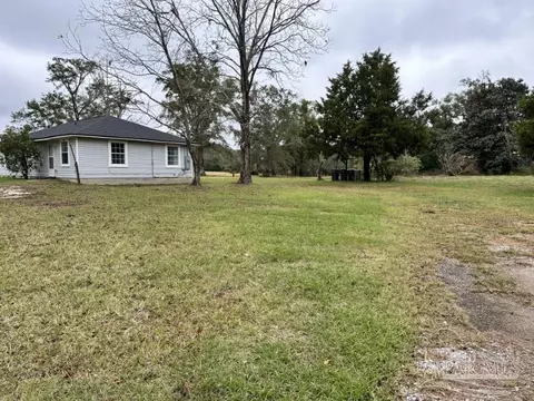 Exterior - 2720 Victor Rd, Mcdavid, FL 32568 photo 11 of 13