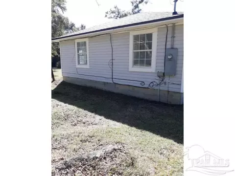 Exterior - 2720 Victor Rd, Mcdavid, FL 32568 photo 3 of 13