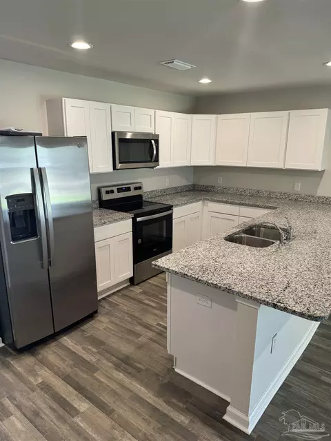 Kitchen - 4300 Hollandtown Church Rd, Pace, FL 32571 photo 1 of 2