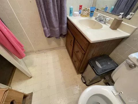 Bath - 3645 Diamond St Apt Ab 4236 A #A,B, 4236 A, Pace, FL 32571 photo 9 of 12
