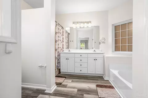 Bath - 4660 La Quinta Ct, Pace, FL 32571 photo 3 of 7