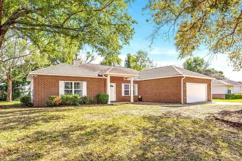 4660 La Quinta Ct, Pace, FL 32571