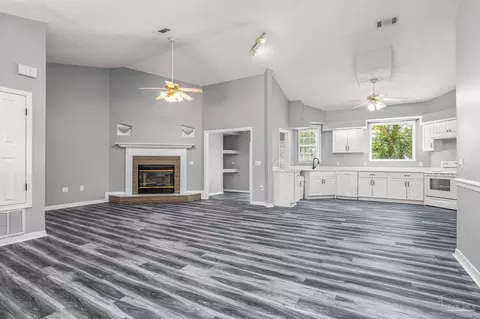 Living - 4660 La Quinta Ct, Pace, FL 32571 photo 4 of 7