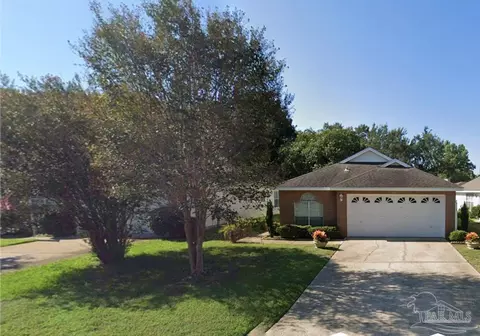 155 Russ Dr, Gulf Breeze, FL 32561