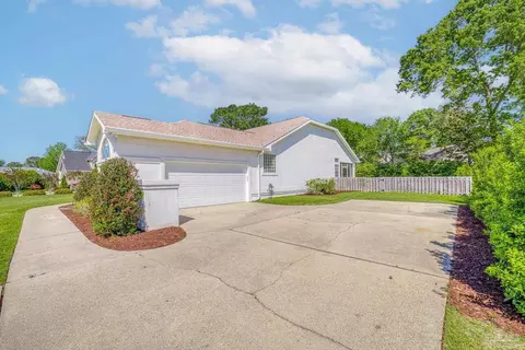 Exterior - 3063 Cobblestone Dr, Pace, FL 32571 photo 5 of 15