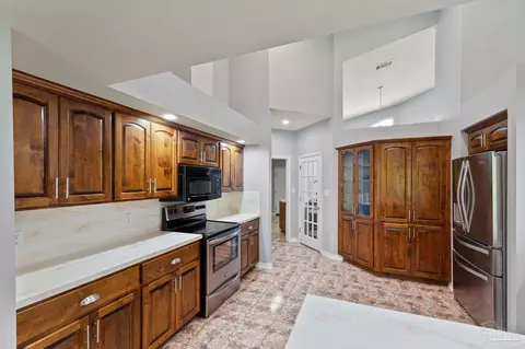 Kitchen - 3063 Cobblestone Dr, Pace, FL 32571 photo 3 of 5