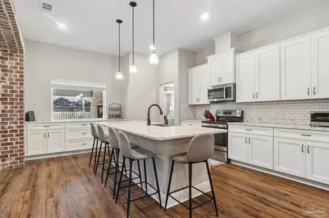 Kitchen - 5581 Dunridge Dr, Pace, FL 32571 photo 2 of 4