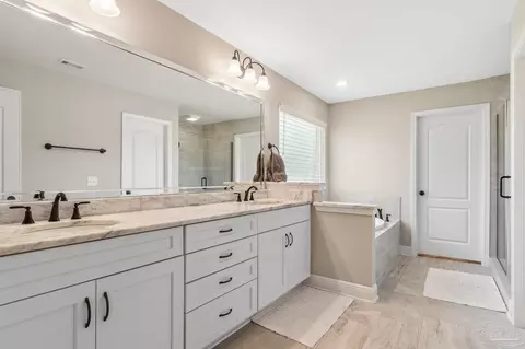Bath - 5581 Dunridge Dr, Pace, FL 32571 photo 4 of 7