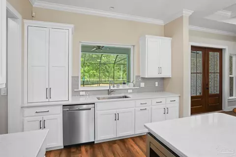 Kitchen - 2874 Diamond Creek Dr, Pace, FL 32571 photo 5 of 6