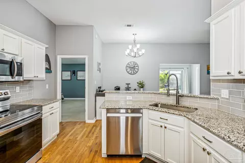 Kitchen - 4939 Timber Ridge Dr, Pace, FL 32571 photo 4 of 4