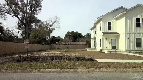 915 N B St, Pensacola, FL 32501