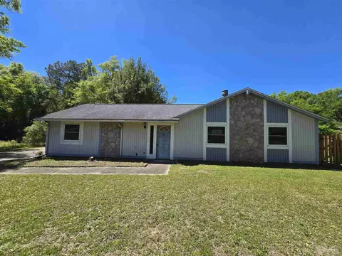 5353 E Avenida De Golf, Pace, FL 32571