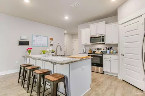 Kitchen - 5874 Danbury Blvd, Pace, FL 32571 photo 3 of 6