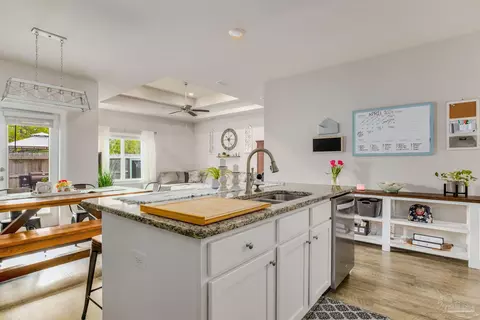 Kitchen - 5874 Danbury Blvd, Pace, FL 32571 photo 4 of 6