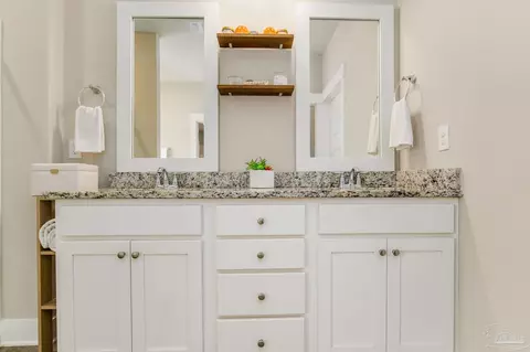 Bath - 5874 Danbury Blvd, Pace, FL 32571 photo 4 of 5