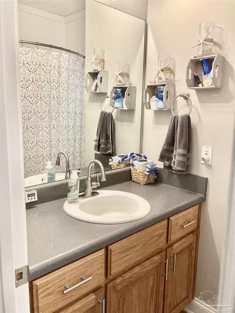 Bath - 4419 Dandy Dr, Pace, FL 32571 photo 4 of 5