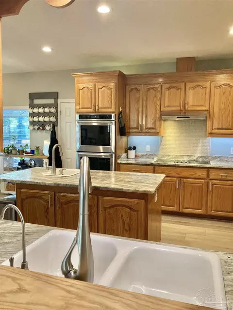 Kitchen - 4419 Dandy Dr, Pace, FL 32571 photo 4 of 5