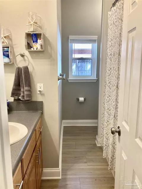Bath - 4419 Dandy Dr, Pace, FL 32571 photo 3 of 5