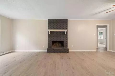 Living - 4846 Lynn Dr, Pace, FL 32571 photo 4 of 5