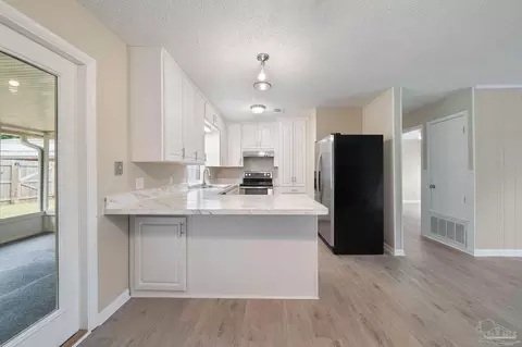 Kitchen - 4846 Lynn Dr, Pace, FL 32571 photo 2 of 4