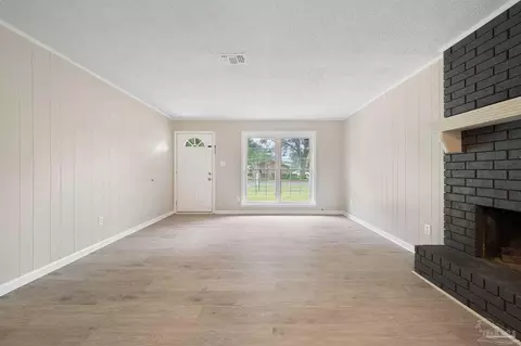 Living - 4846 Lynn Dr, Pace, FL 32571 photo 3 of 5