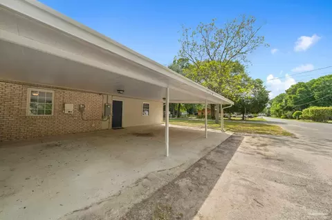 Exterior - 4846 Lynn Dr, Pace, FL 32571 photo 5 of 9
