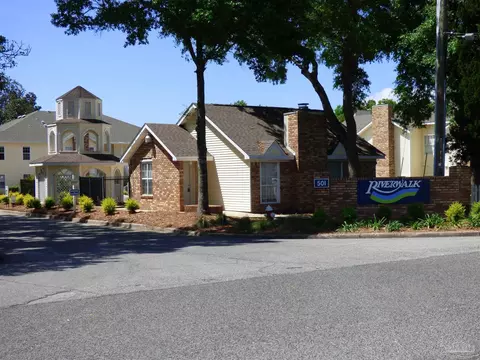 501 E Burgess Rd #G1, Pensacola, FL 32504