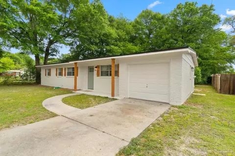 6509 Julia Dr, Milton, FL 32570