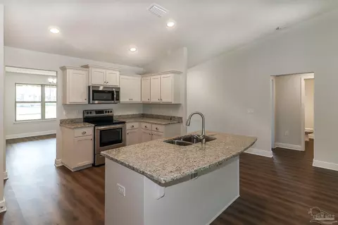 Kitchen - 6532 Benelli Dr, Milton, FL 32570 photo 3 of 5