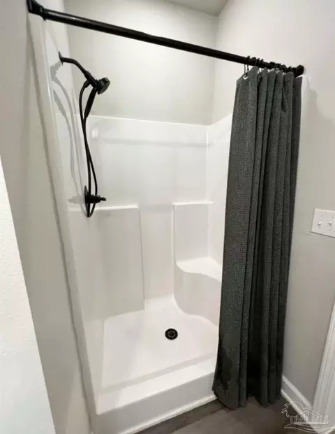 Bath - 4497 Bayside Blvd, Milton, FL 32583 photo 3 of 7