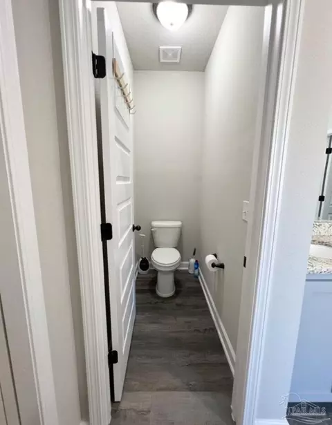 Bath - 4497 Bayside Blvd, Milton, FL 32583 photo 2 of 7