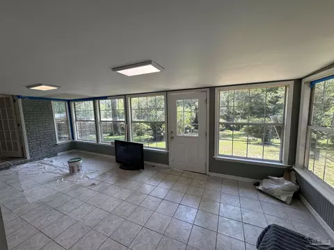 8669 Meadowbrook Dr, Pensacola, FL 32514