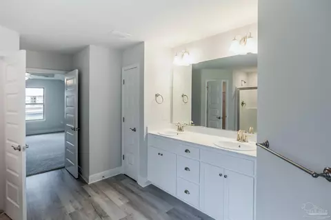 Bath - 6482 Benelli Dr, Milton, FL 32570 photo 4 of 5