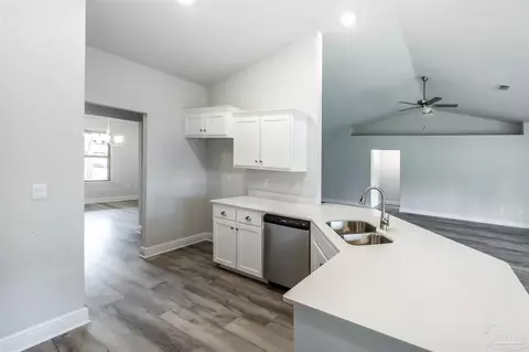 Kitchen - 6482 Benelli Dr, Milton, FL 32570 photo 4 of 4