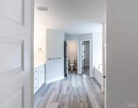 Entry Way - 6482 Benelli Dr, Milton, FL 32570 photo 2 of 2