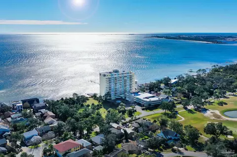 825 Bayshore Dr #906, Pensacola, FL 32507