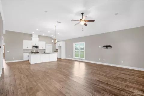 Kitchen - 8934 Skip Stone Rd, Milton, FL 32583 photo 2 of 8