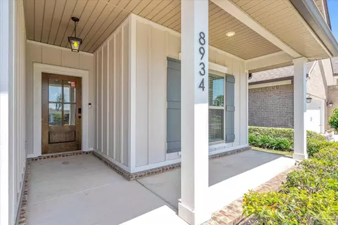 Exterior - 8934 Skip Stone Rd, Milton, FL 32583 photo 5 of 16