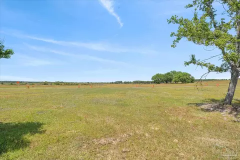 Exterior - 8934 Skip Stone Rd, Milton, FL 32583 photo 15 of 16