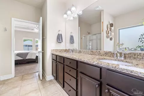 Bath - 4633 Dupont Cir, Pace, FL 32571 photo 4 of 5