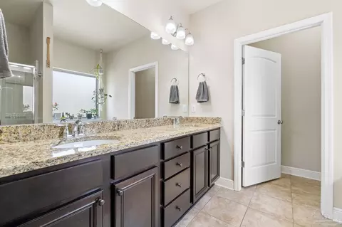 Bath - 4633 Dupont Cir, Pace, FL 32571 photo 2 of 5
