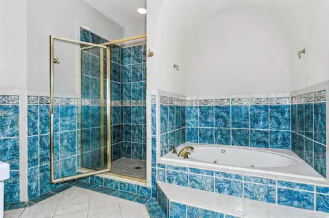 Bath - 5630 Sandstone Dr, Pace, FL 32571 photo 2 of 6