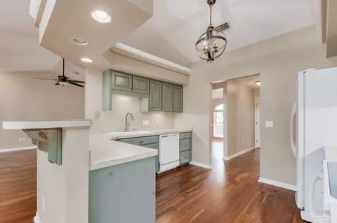 Kitchen - 903 Brandermill Dr, Cantonment, FL 32533 photo 5 of 6
