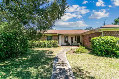 3720 Swan Ln, Pensacola, FL 32504