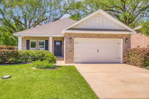 7917 Huntington Creek Ln, Pensacola, FL 32526