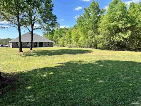 Exterior - 9200 Trident Rd, Milton, FL 32583 photo 8 of 10