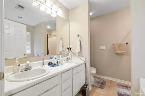 Bath - 4713 Frontier Rd, Pace, FL 32571 photo 3 of 4