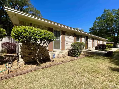 10025 Edendale Ln, Cantonment, FL 32533