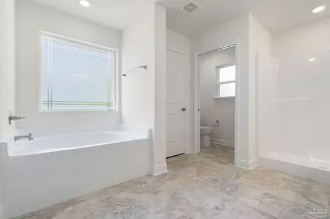 Bath - 10061 Bellbrook Rd, Milton, FL 32583 photo 2 of 4