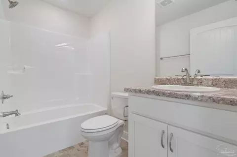 Bath - 10061 Bellbrook Rd, Milton, FL 32583 photo 3 of 4